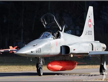 Ελβετικά F/A-18 και F-5E σε ένα εντυπωσιακό βίντεο